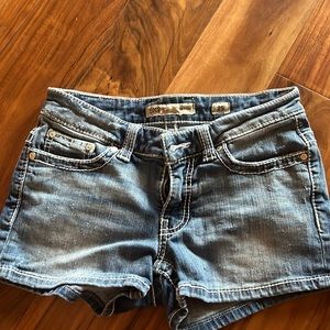 BKE womens shorts size 25